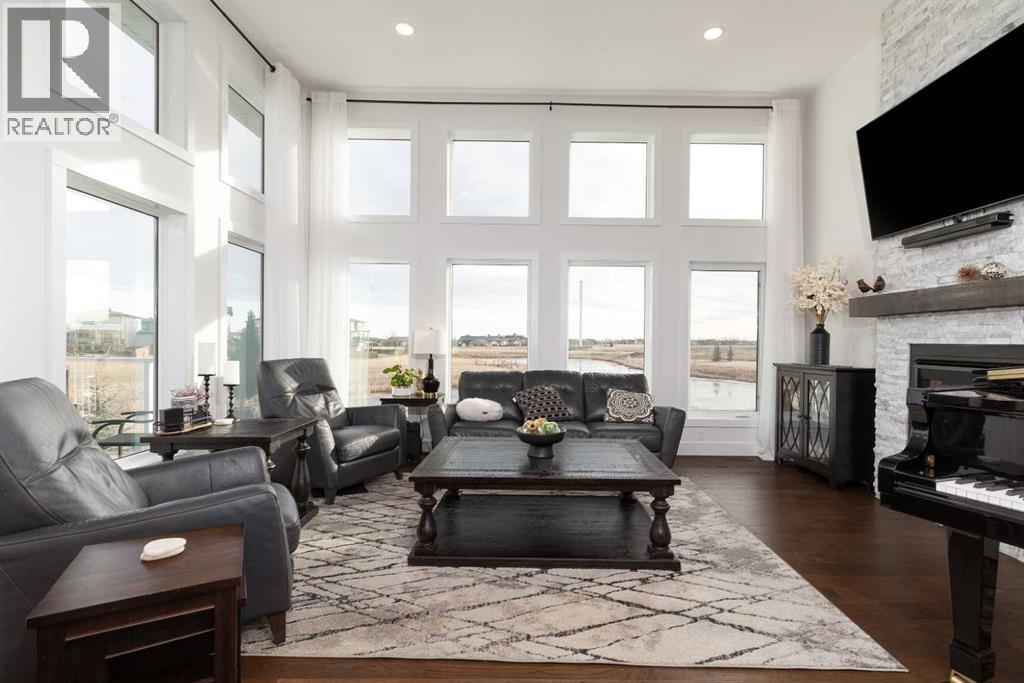 131 Goldenrod Way W, Lethbridge, AB - Indoor Photo Showing Living Room With Fireplace