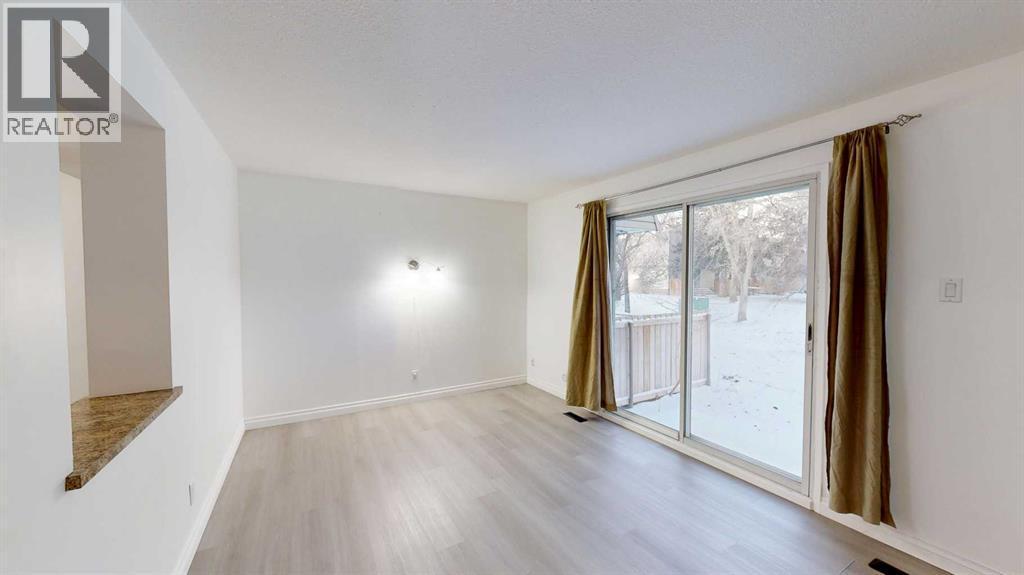 1, 115 Lafayette Boulevard W, Lethbridge, AB - Indoor Photo Showing Other Room