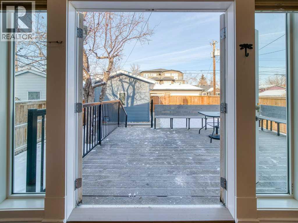 250 23 Avenue Ne, Calgary, AB - With Deck Patio Veranda With Exterior