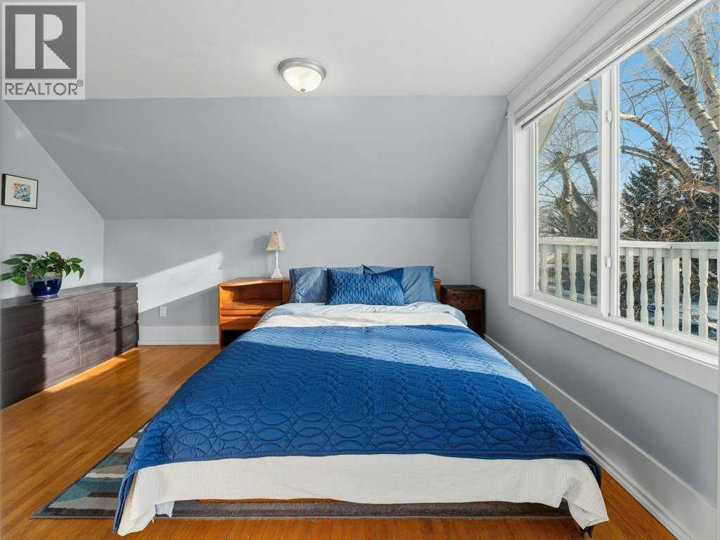 250 23 Avenue Ne, Calgary, AB - Indoor Photo Showing Bedroom