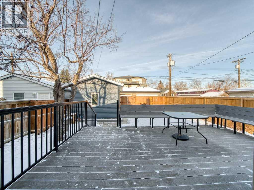 250 23 Avenue Ne, Calgary, AB - Outdoor With Deck Patio Veranda