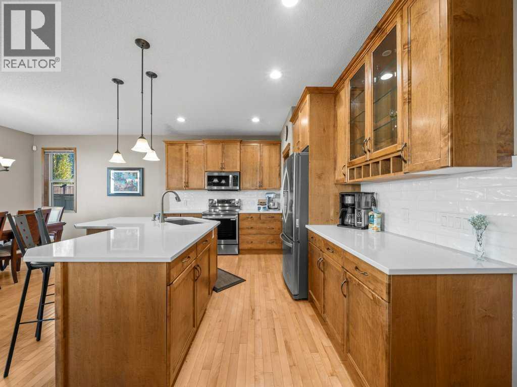 108 Pantego Rise Nw, Calgary, AB - Indoor Photo Showing Kitchen With Upgraded Kitchen