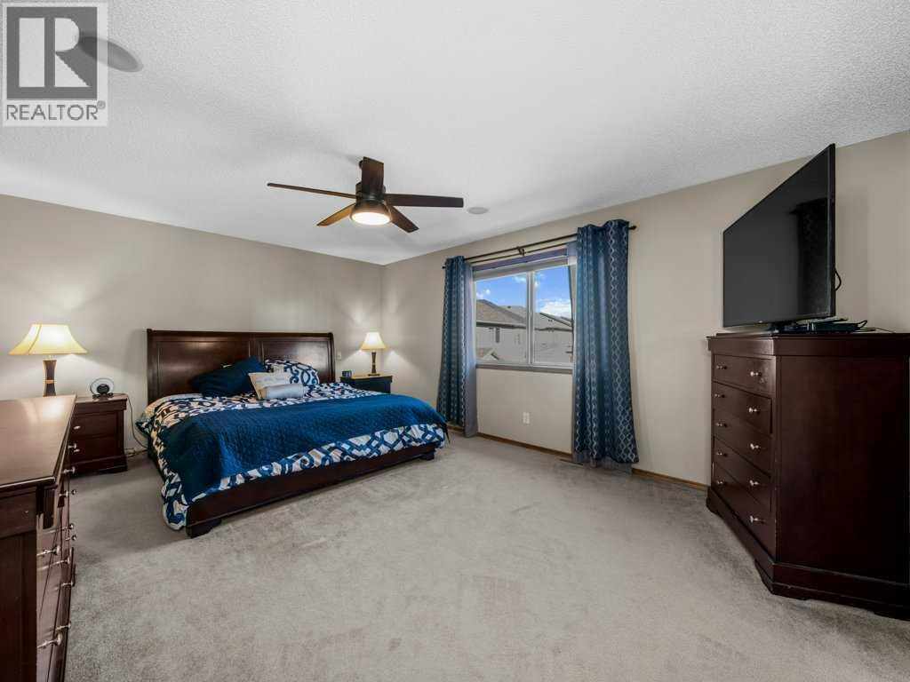 108 Pantego Rise Nw, Calgary, AB - Indoor Photo Showing Bedroom