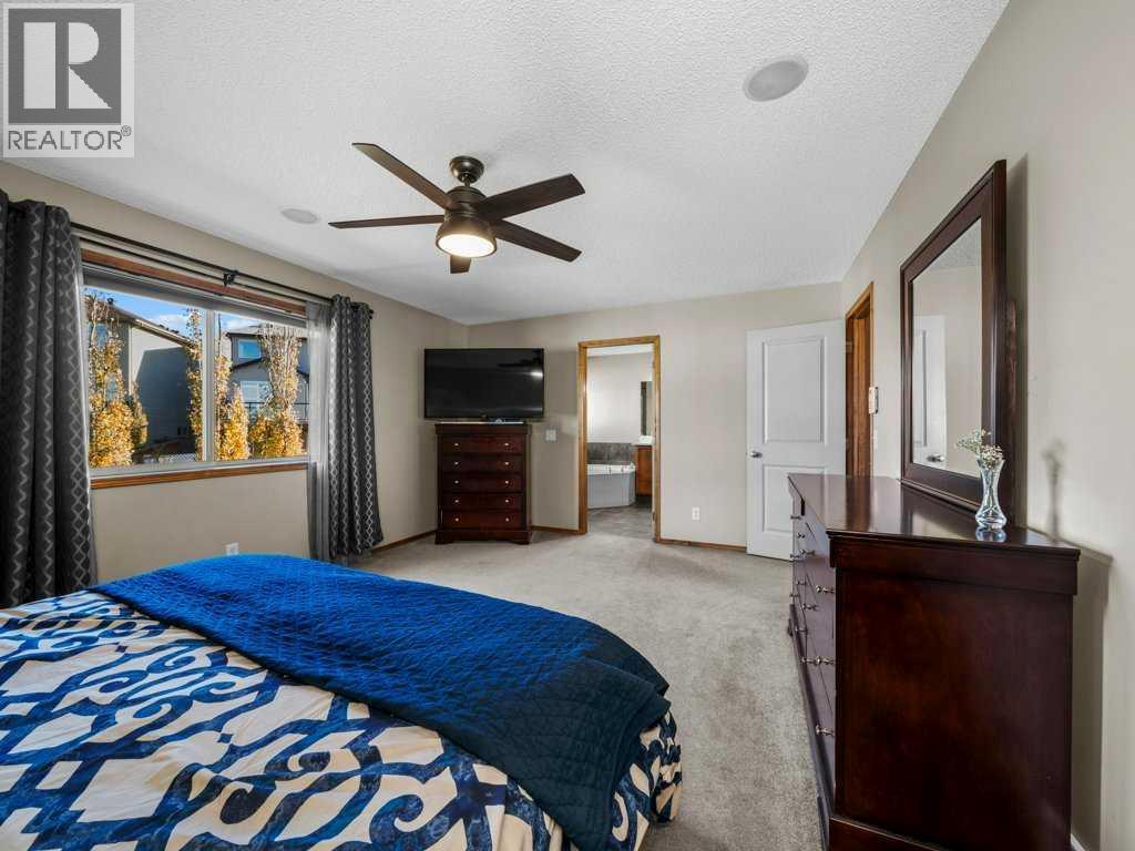108 Pantego Rise Nw, Calgary, AB - Indoor Photo Showing Bedroom