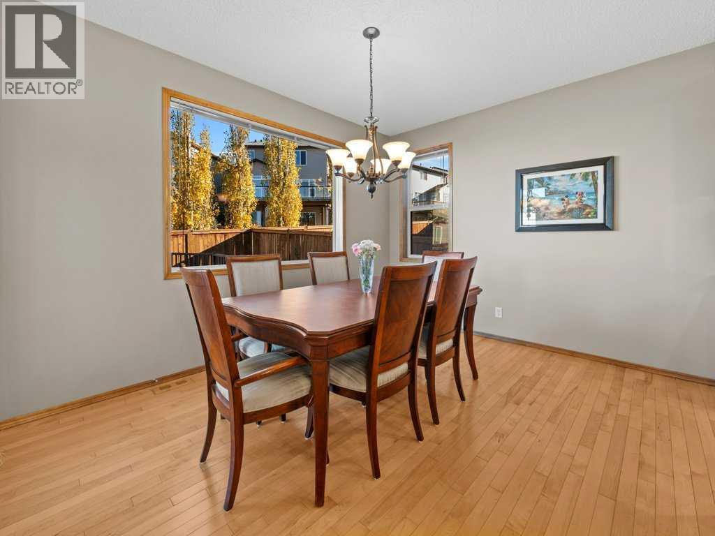 108 Pantego Rise Nw, Calgary, AB - Indoor Photo Showing Dining Room
