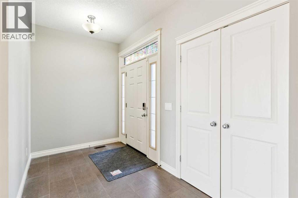 Foyer - 110 Heritage Place Ne, Cochrane, AB - Indoor Photo Showing Other Room