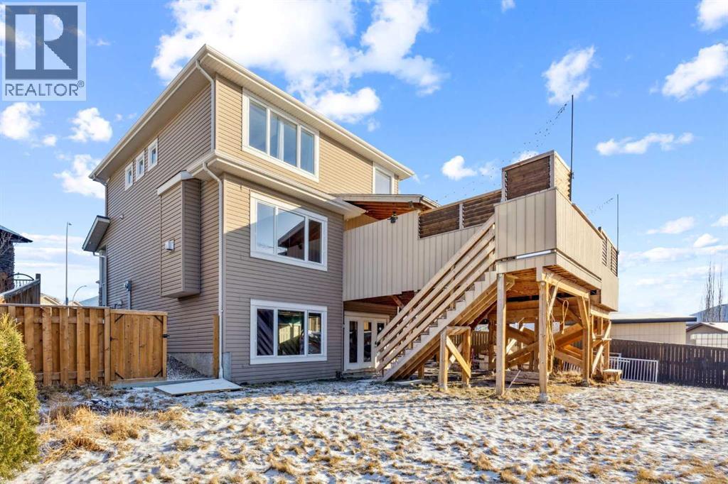 Yard #2 - 110 Heritage Place Ne, Cochrane, AB - Outdoor