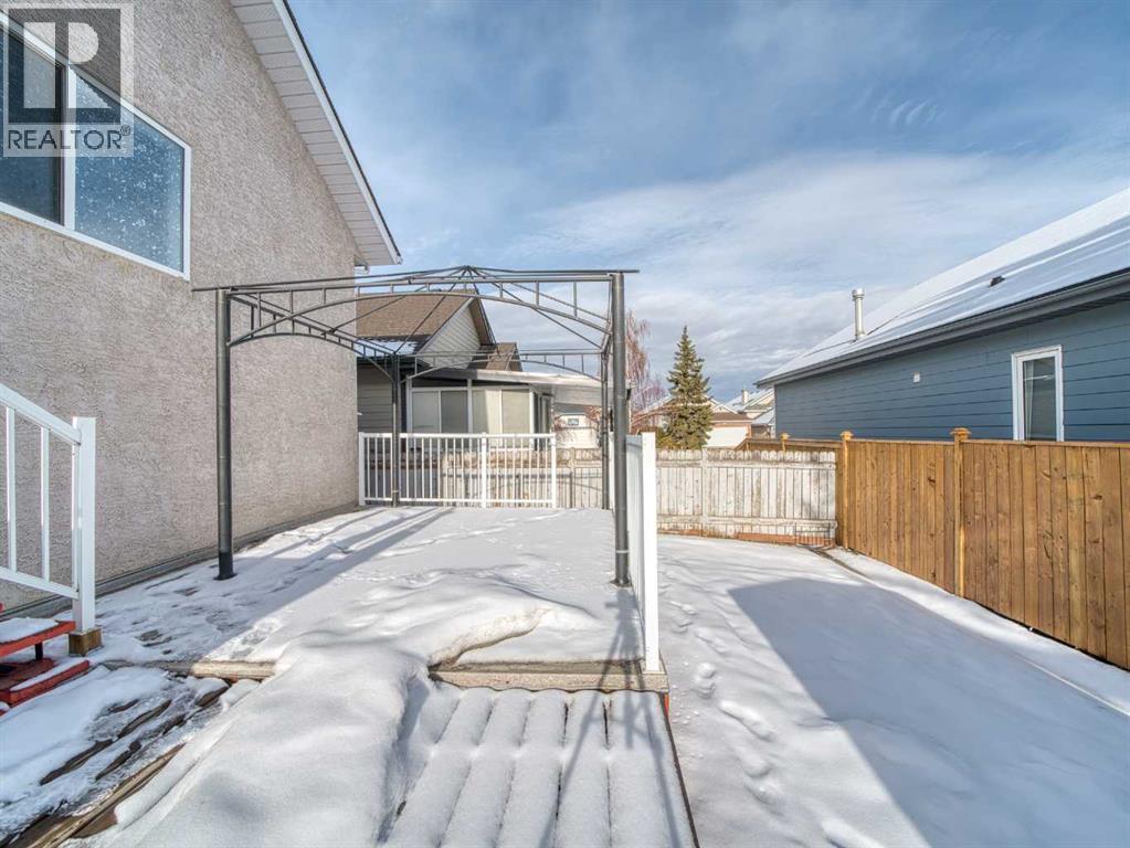 109 Somerset Close Sw, Calgary, AB - Outdoor With Deck Patio Veranda With Exterior