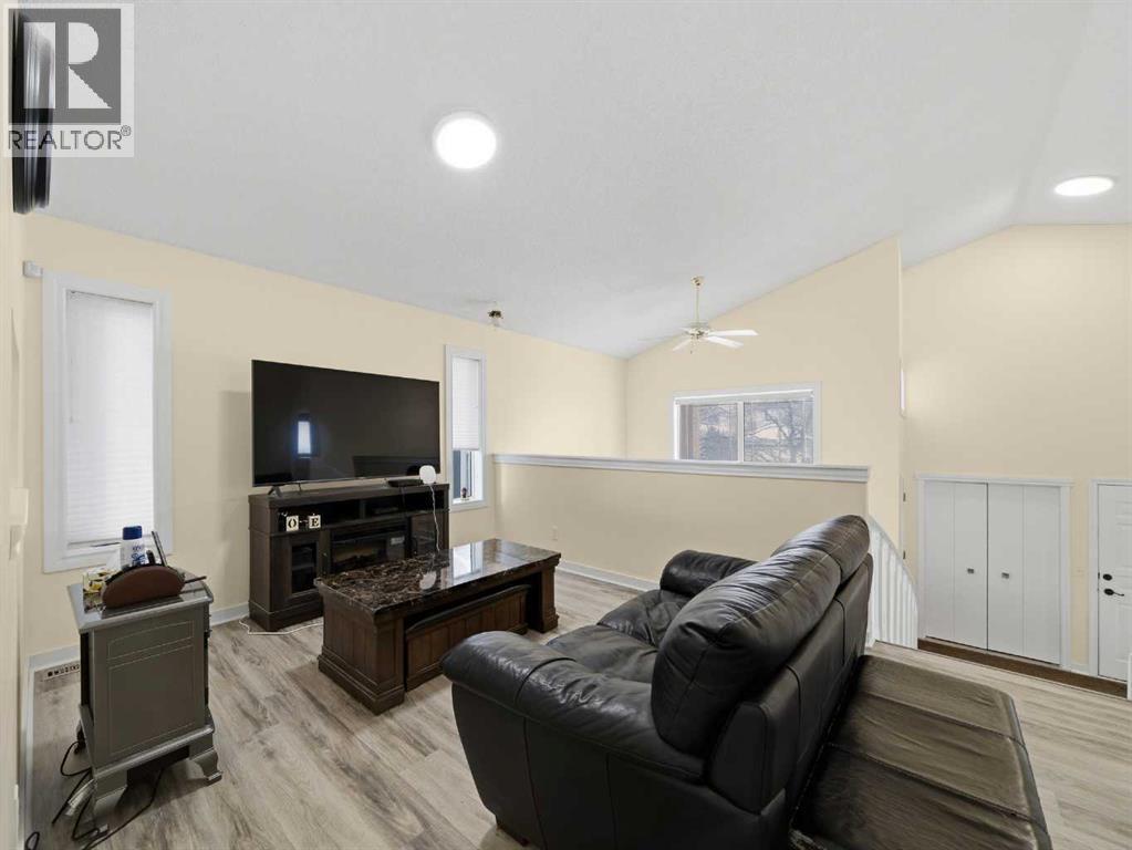 109 Somerset Close Sw, Calgary, AB - Indoor