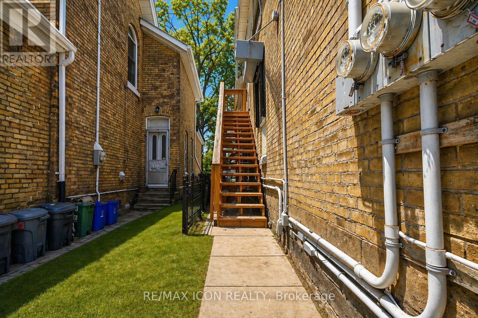 720 Queens Avenue, London East (East G), ON - Photo Showing Other Room