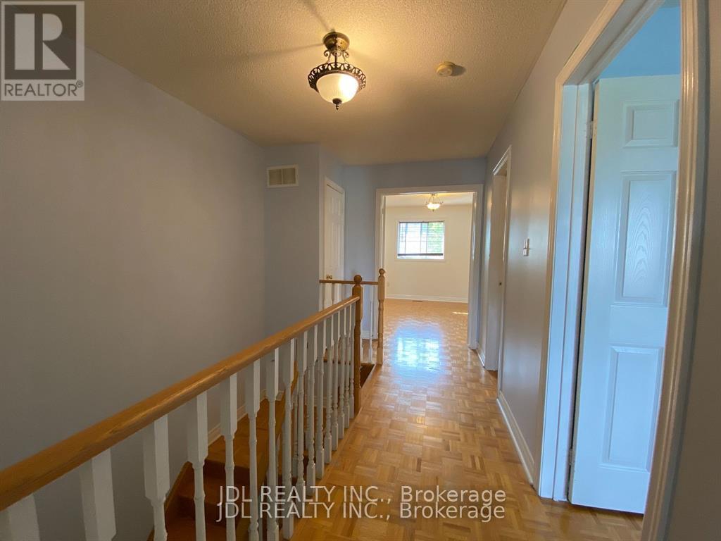 618 Leatherleaf Drive, Mississauga, ON - Indoor Photo Showing Other Room