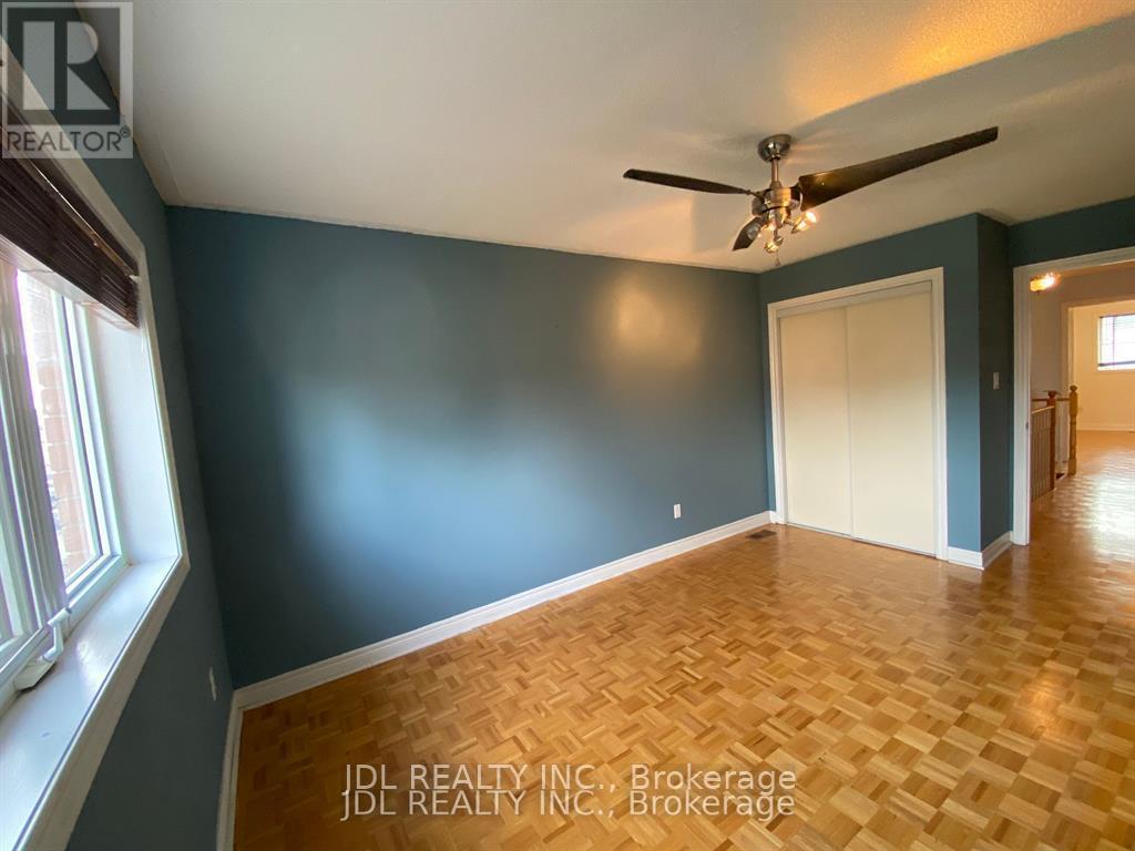 618 Leatherleaf Drive, Mississauga, ON - Indoor Photo Showing Other Room