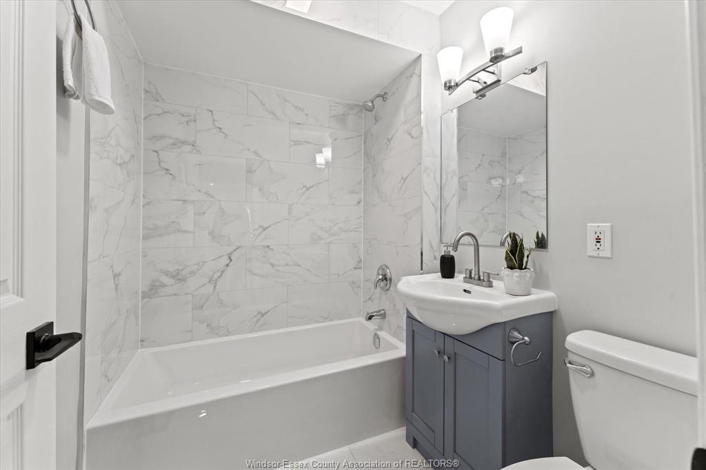 2244 Parent, Windsor, ON