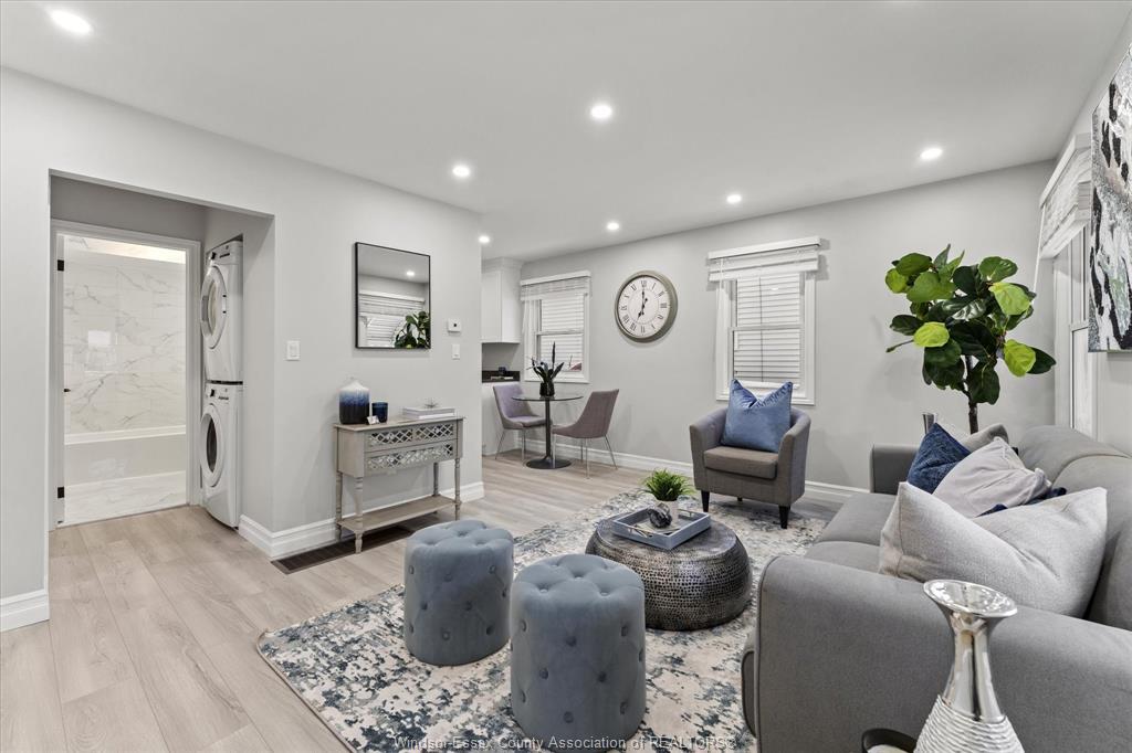 2244 Parent, Windsor, ON