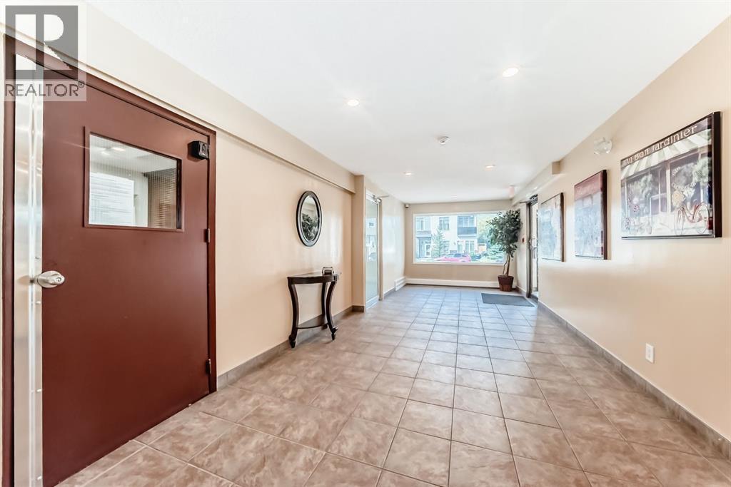 306, 1712 38 Street Se, Calgary, AB - Indoor Photo Showing Other Room