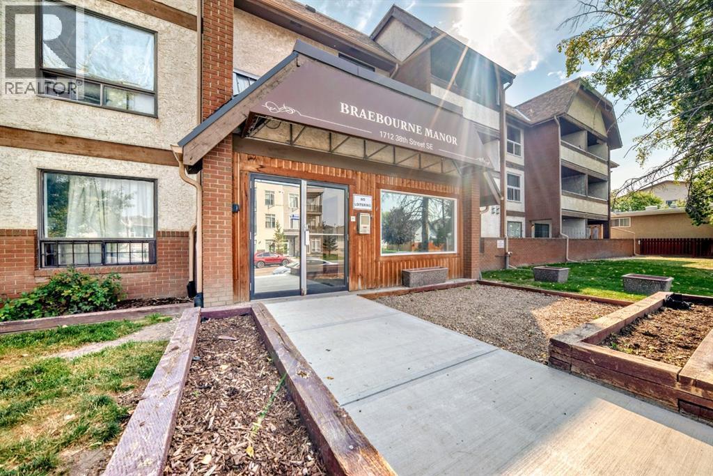 306, 1712 38 Street Se, Calgary, AB - Outdoor