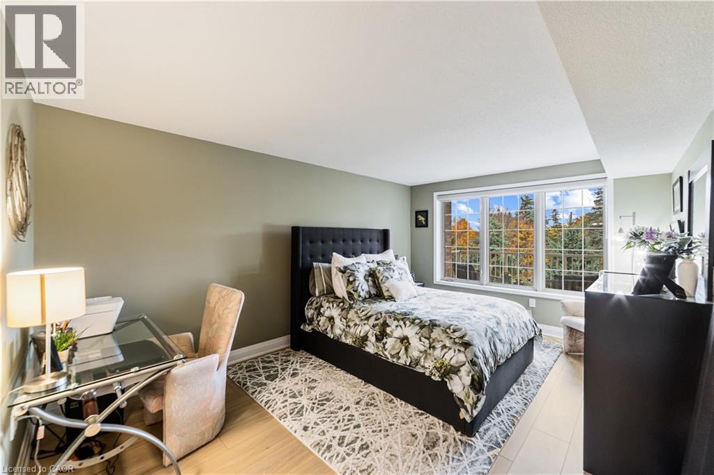 Ensuite privileges - 216 Plains Road W Unit# B403, Burlington, ON - Indoor Photo Showing Bedroom