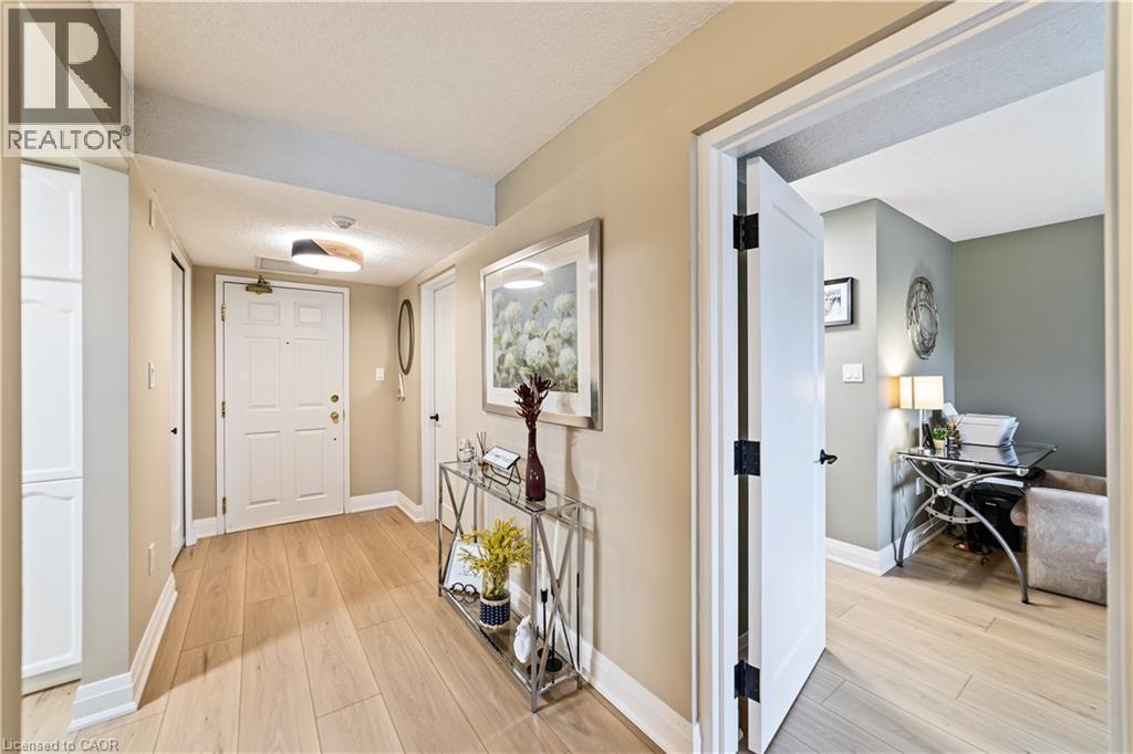 216 Plains Road W Unit# B403, Burlington, ON - Indoor Photo Showing Other Room