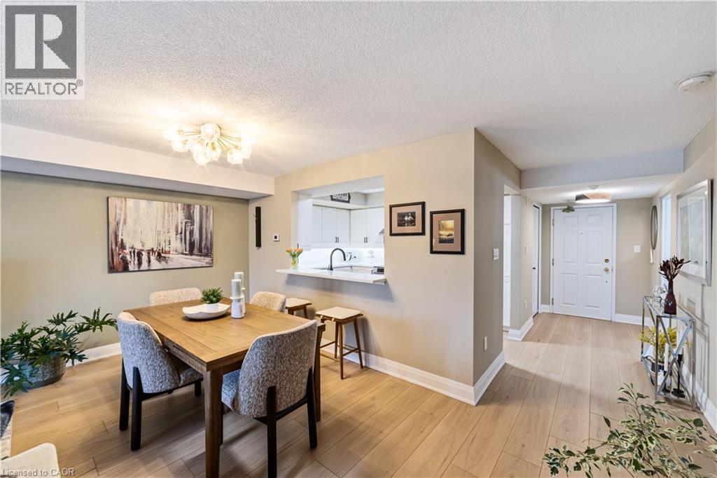 216 Plains Road W Unit# B403, Burlington, ON - Indoor Photo Showing Dining Room