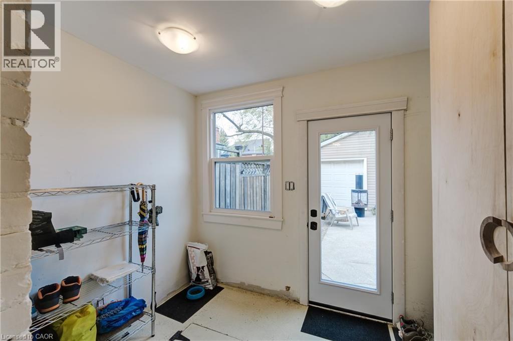 97 Gladstone Avenue, Hamilton, ON - Indoor Photo Showing Other Room