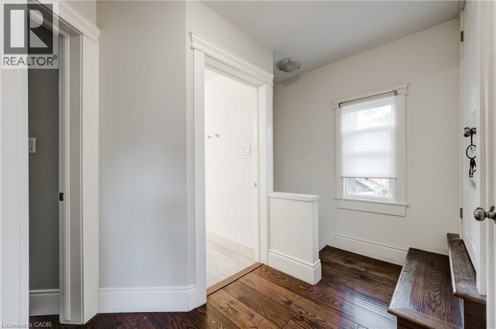 97 Gladstone Avenue, Hamilton, ON - Indoor Photo Showing Other Room