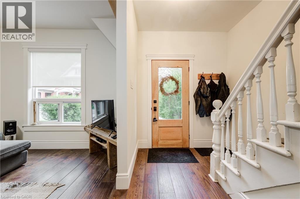 97 Gladstone Avenue, Hamilton, ON - Indoor Photo Showing Other Room