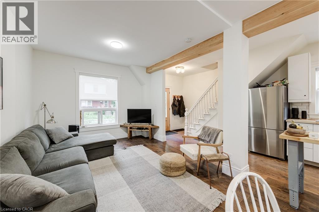 97 Gladstone Avenue, Hamilton, ON - Indoor Photo Showing Living Room