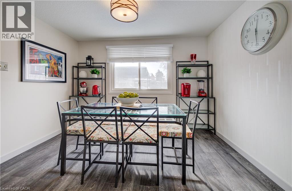 285 Sandowne Drive Unit# 1, Waterloo, ON - Indoor Photo Showing Dining Room