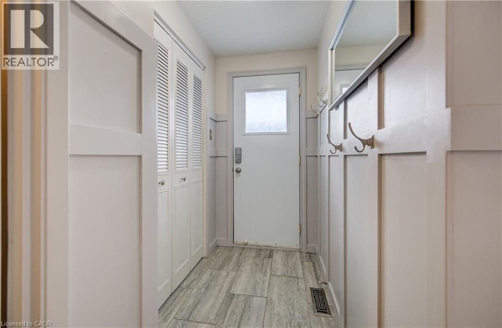 285 Sandowne Drive Unit# 1, Waterloo, ON - Indoor Photo Showing Other Room