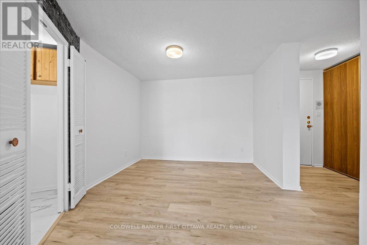 808 - 1171 Ambleside Drive, Ottawa, ON - Indoor Photo Showing Other Room