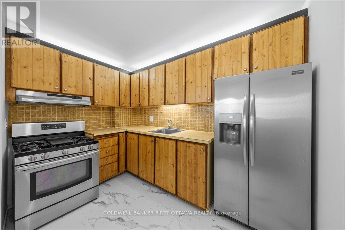 808 - 1171 Ambleside Drive, Ottawa, ON - Indoor Photo Showing Kitchen
