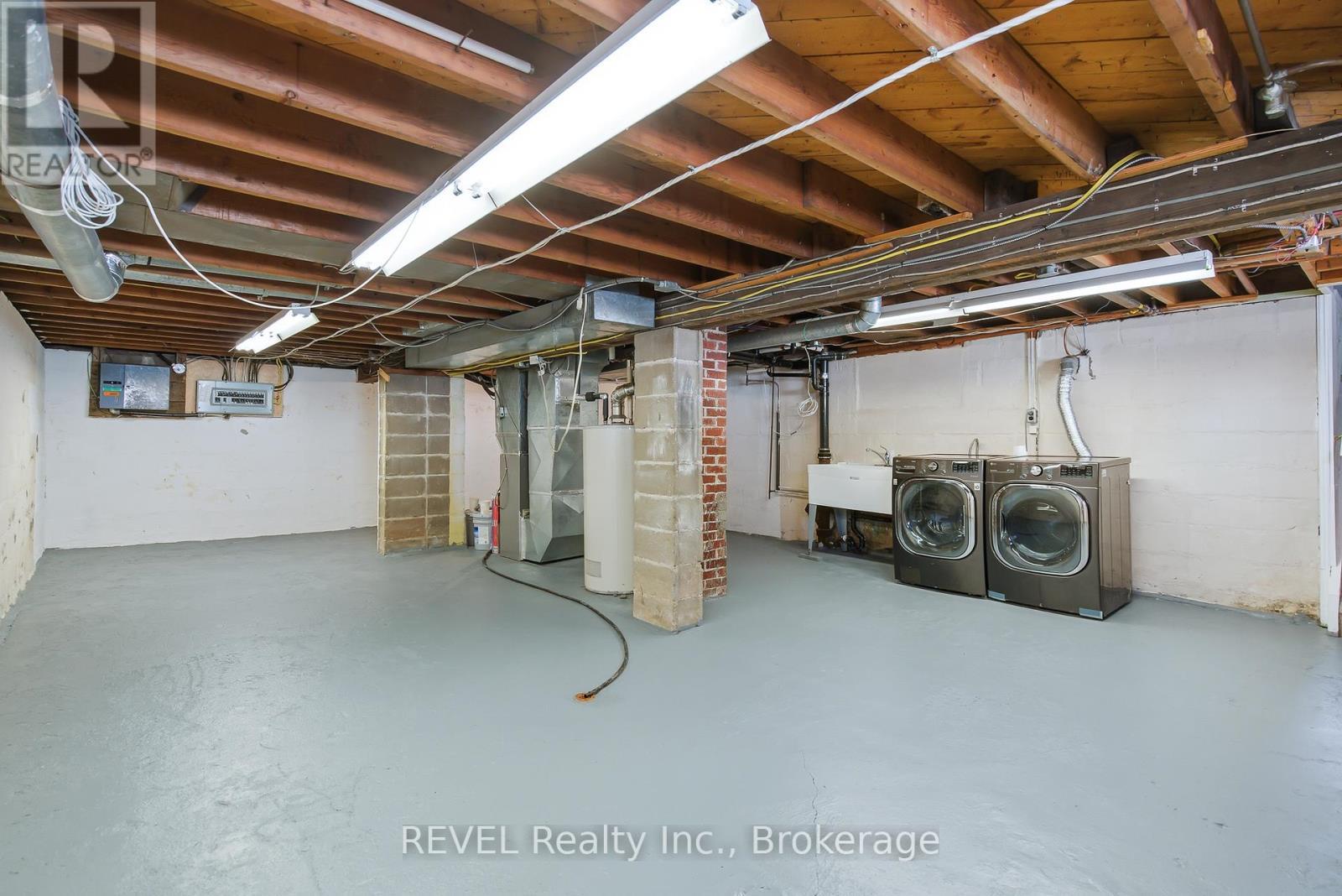 6 Rosslyn Avenue, Grimsby (Grimsby East), ON - Indoor Photo Showing Basement