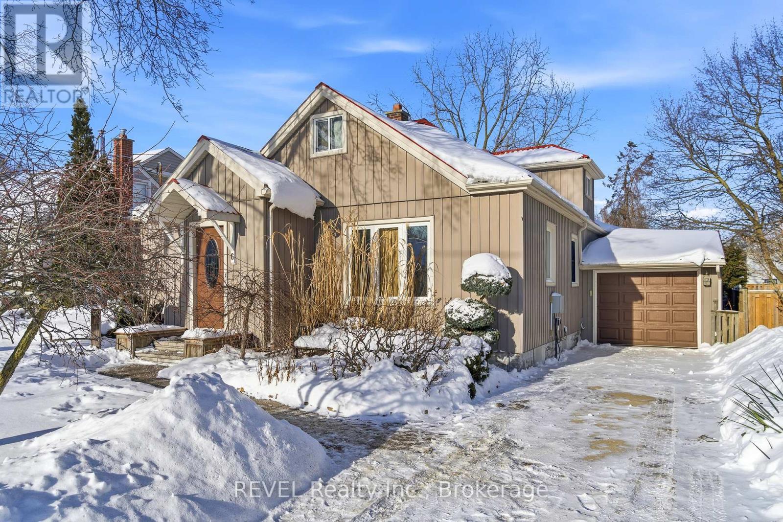 6 Rosslyn Avenue, Grimsby (Grimsby East), ON - Outdoor