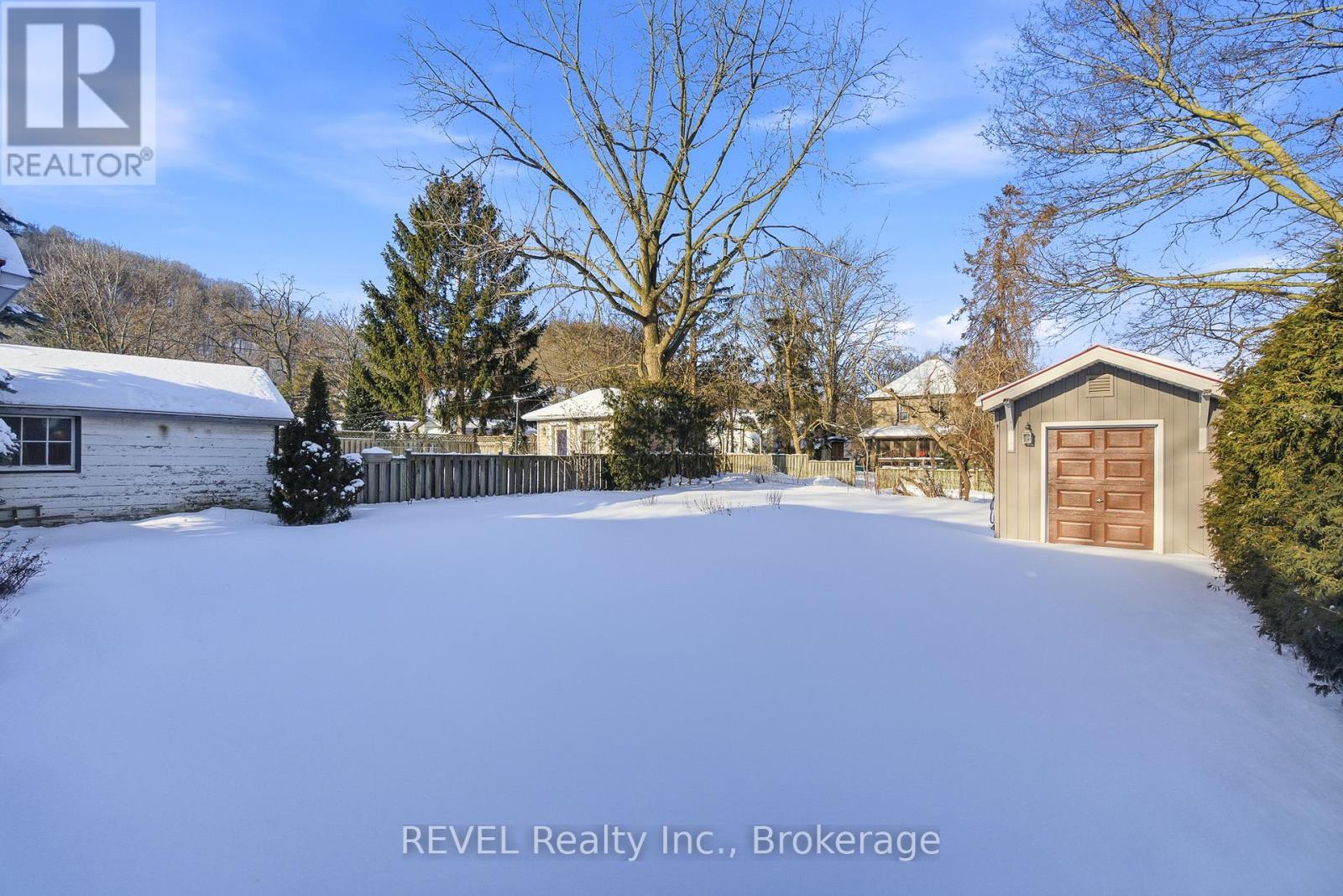 6 Rosslyn Avenue, Grimsby (Grimsby East), ON - Outdoor