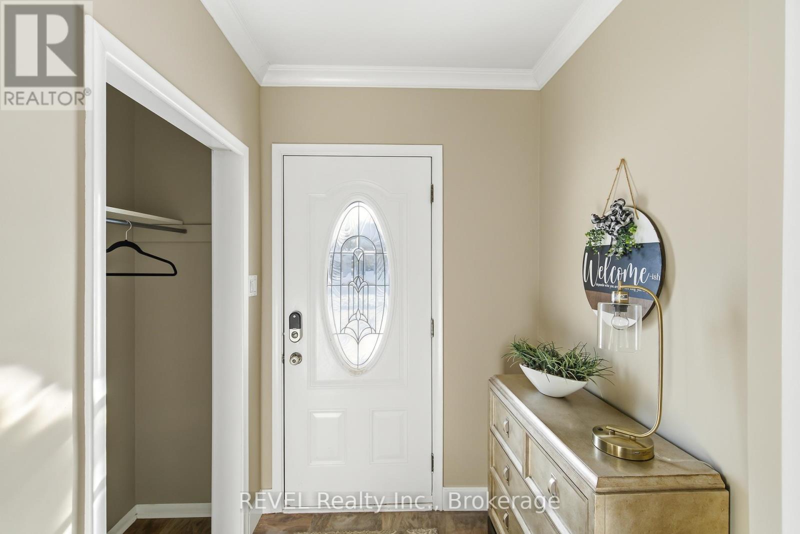 6 Rosslyn Avenue, Grimsby (Grimsby East), ON - Indoor Photo Showing Other Room