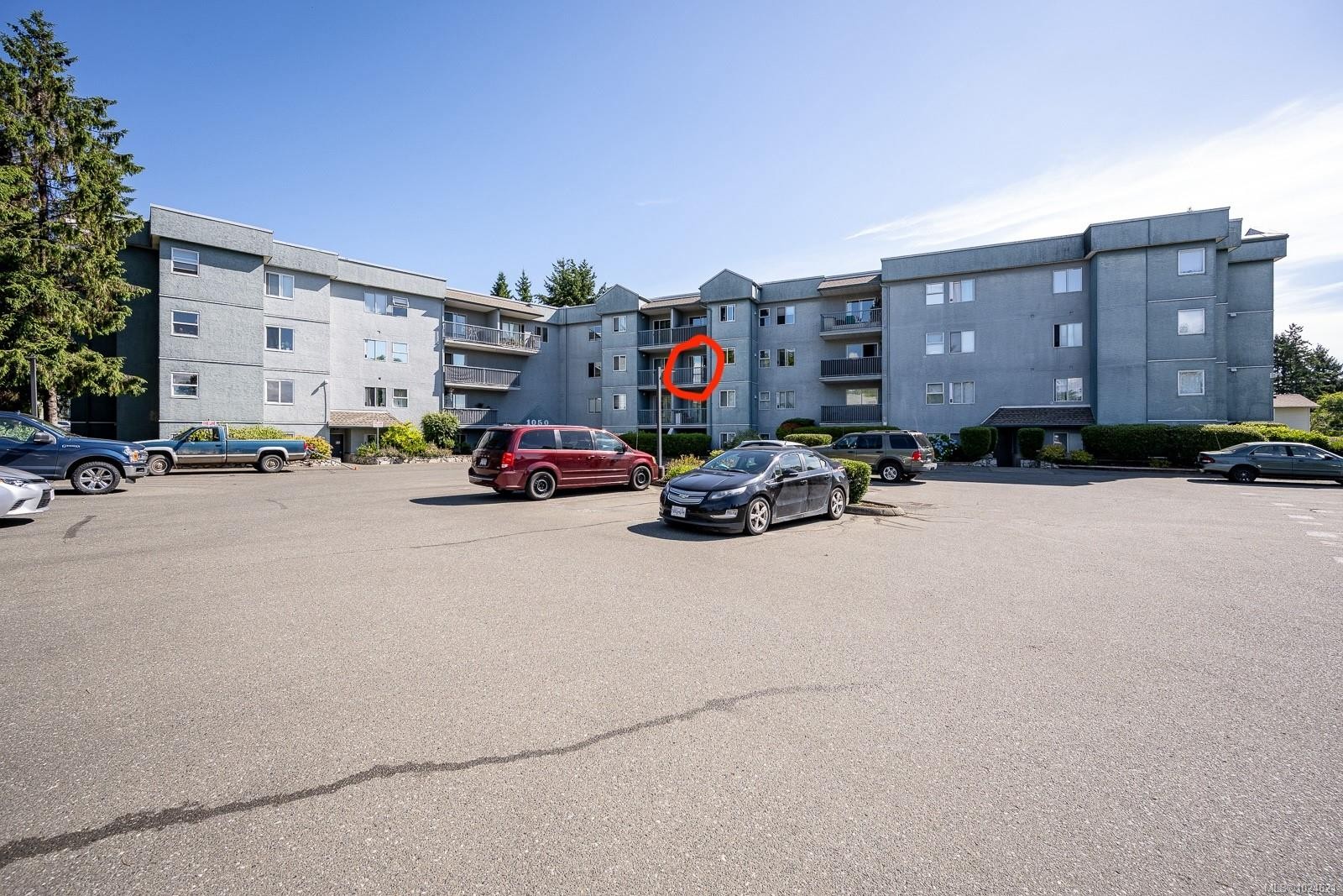 301-1050 Braidwood Rd, Courtenay, BC - Outdoor With Balcony