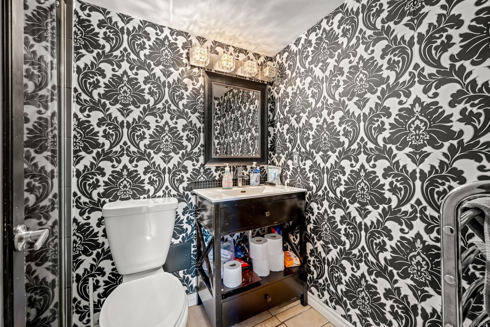 301-1050 Braidwood Rd, Courtenay, BC - Indoor Photo Showing Bathroom