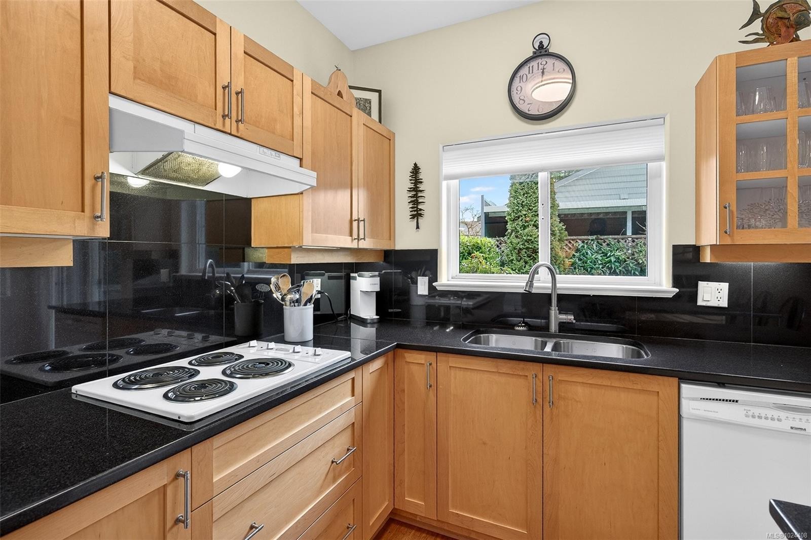 5-2235 Harbour Rd, Sidney, BC