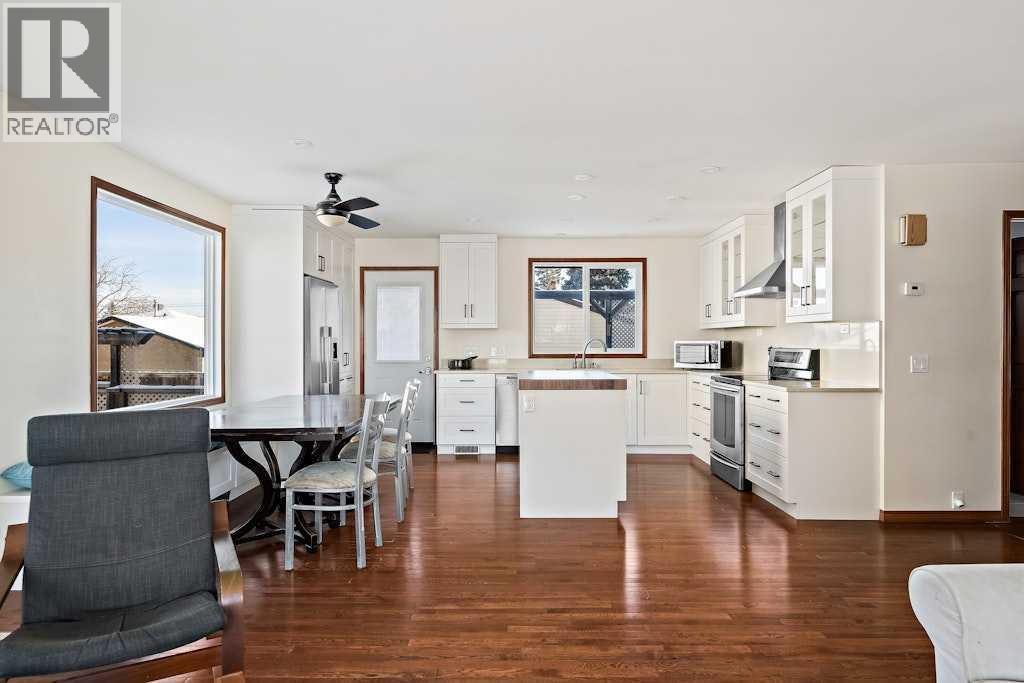 108 Lynnbrook Bay Se, Calgary, AB - Indoor