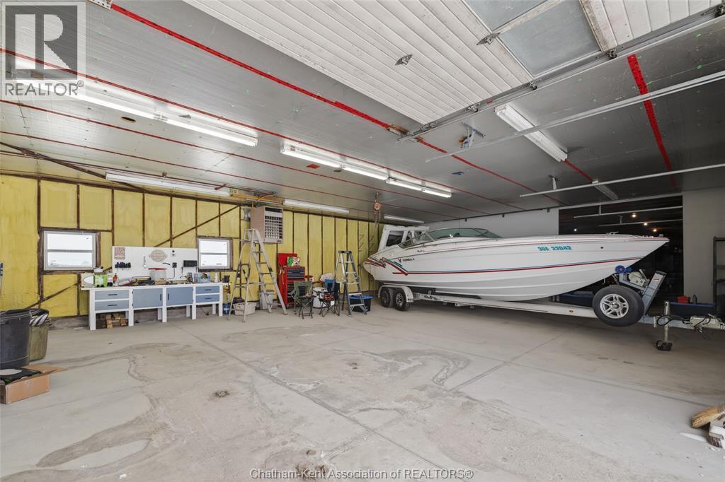 20385 Port Road, Merlin, ON - Indoor Photo Showing Garage