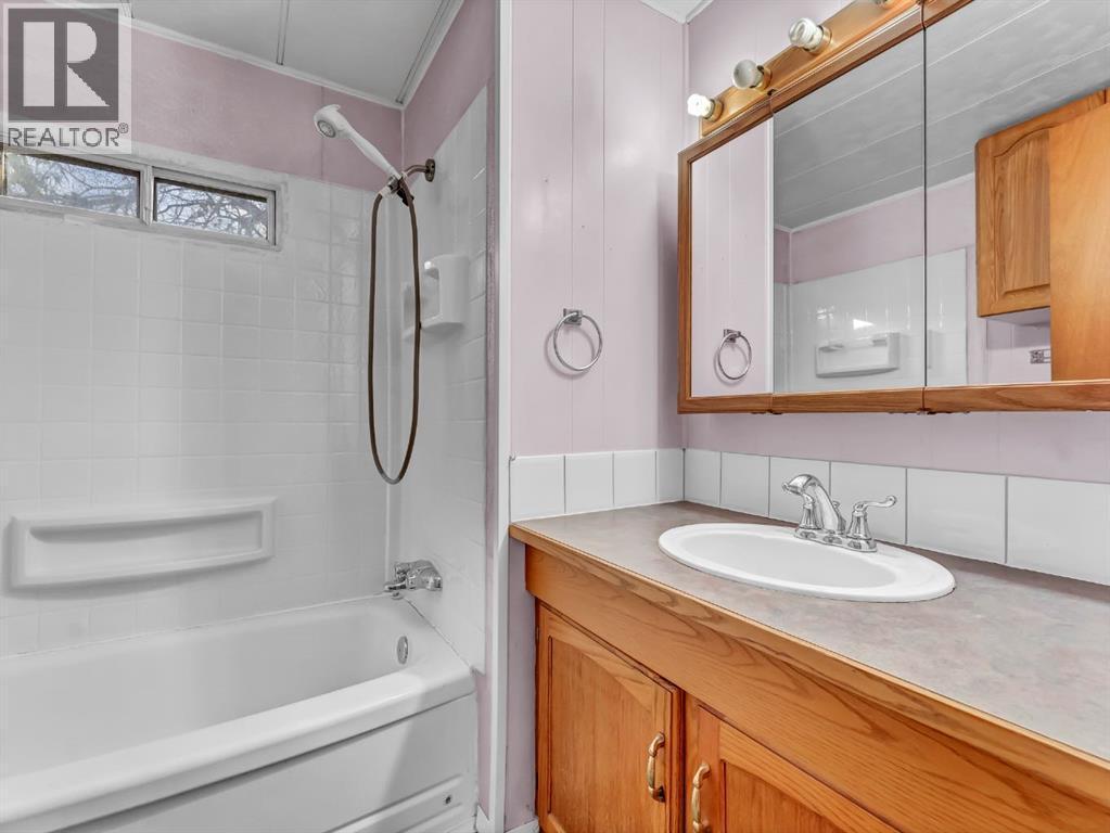 93, 4000 13 Avenue Se, Medicine Hat, AB