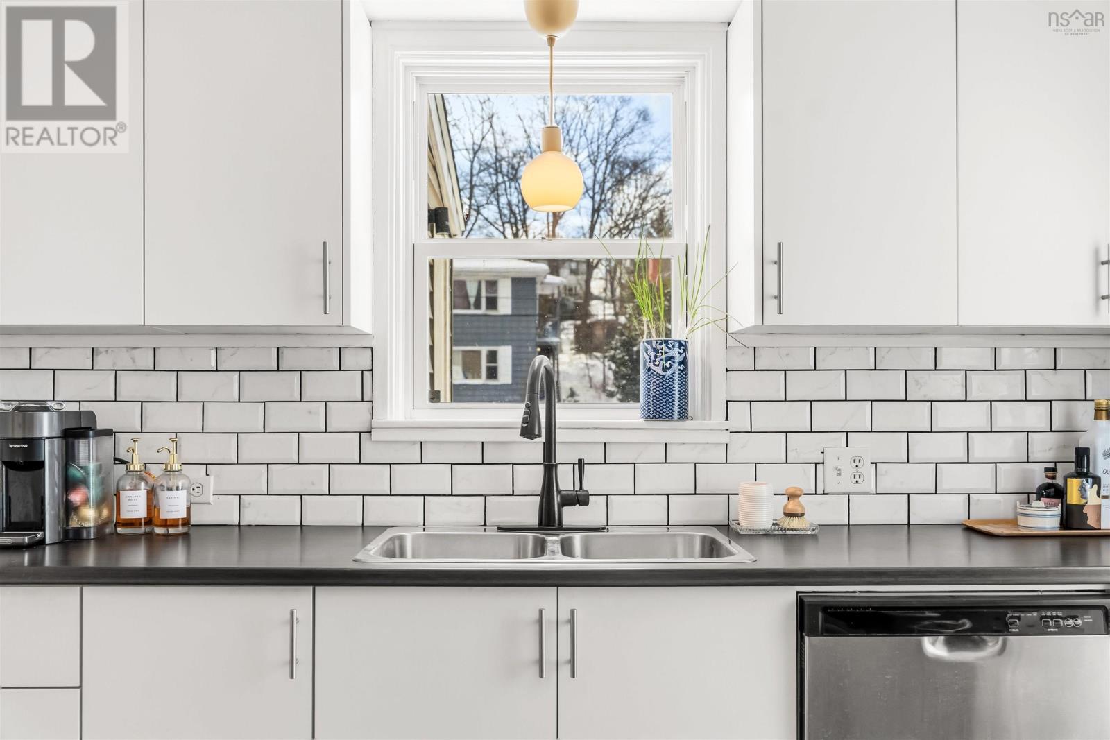 332 Portland Street, Dartmouth, NS - Indoor Photo Showing Kitchen With Double Sink
