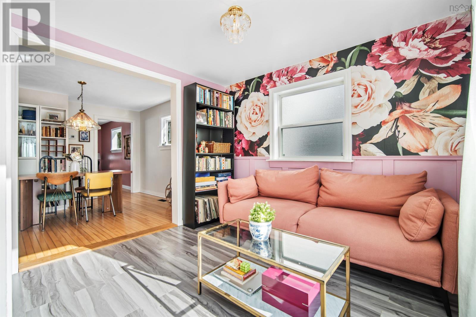 332 Portland Street, Dartmouth, NS - Indoor Photo Showing Living Room