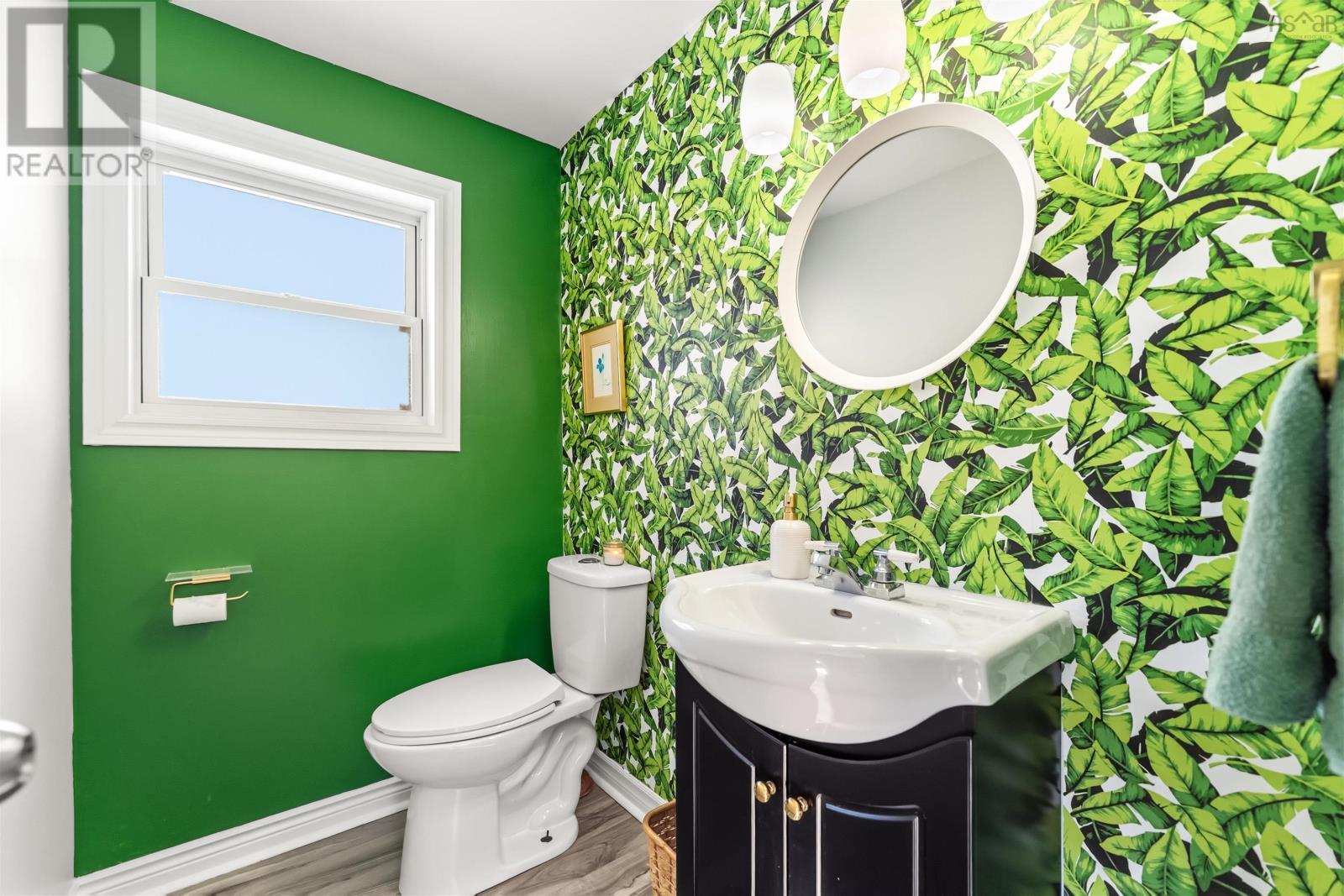 332 Portland Street, Dartmouth, NS - Indoor Photo Showing Bathroom