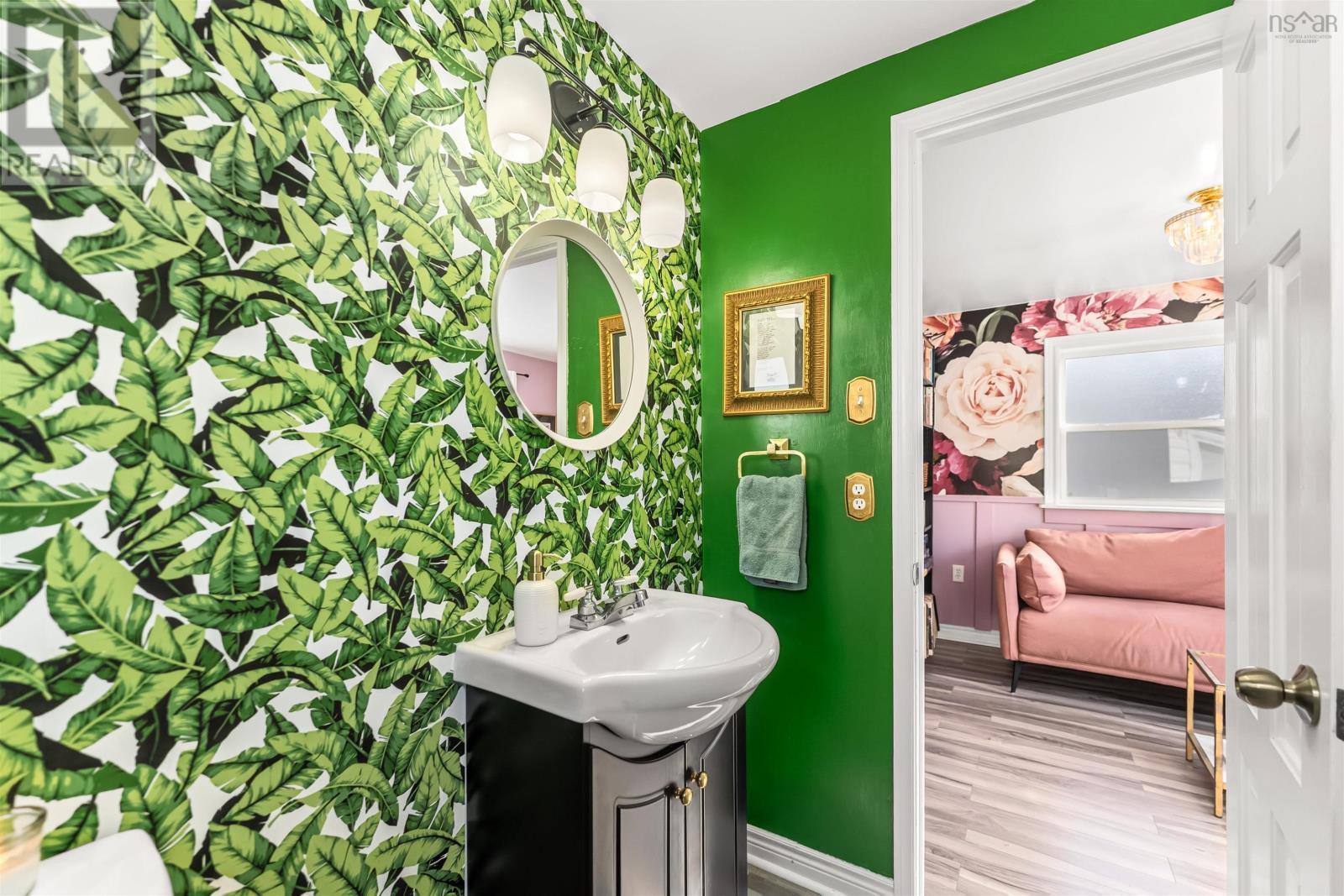 332 Portland Street, Dartmouth, NS - Indoor Photo Showing Bathroom