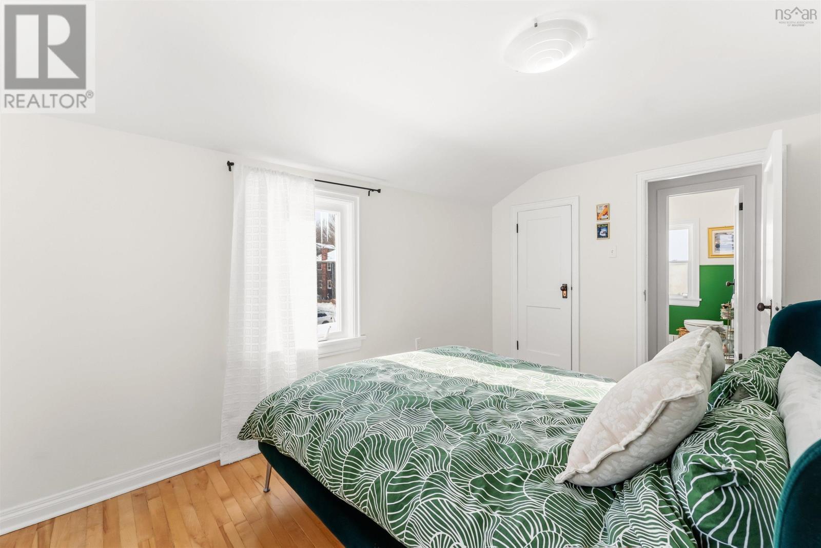 332 Portland Street, Dartmouth, NS - Indoor Photo Showing Bedroom