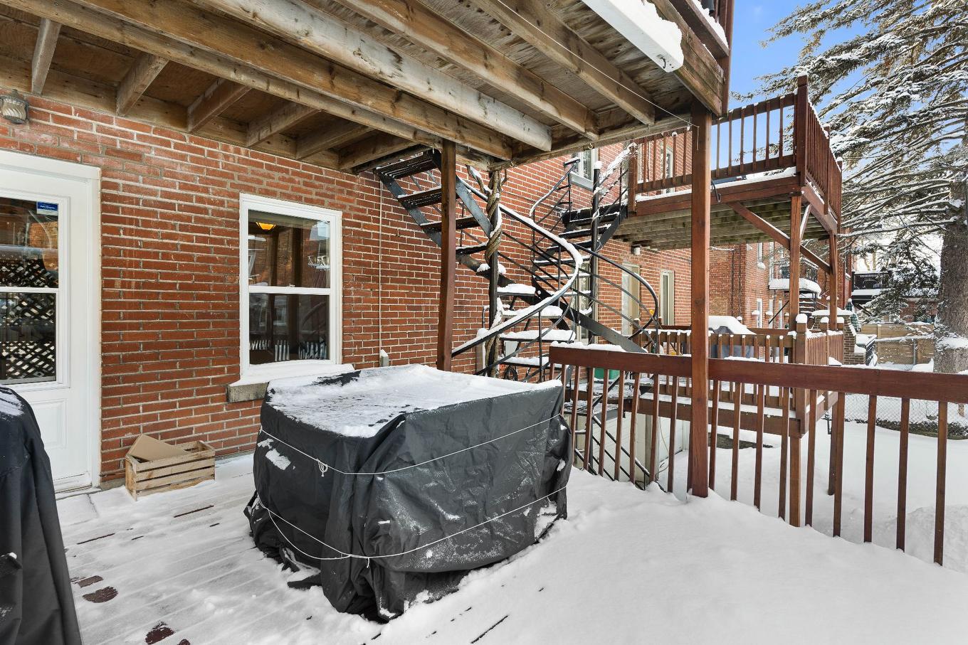 Cour - 5551A Av. Notre-Dame-De-Grâce, Montréal (Côte-Des-Neiges/Notre-Dame-De-Grâce), QC - Outdoor With Exterior