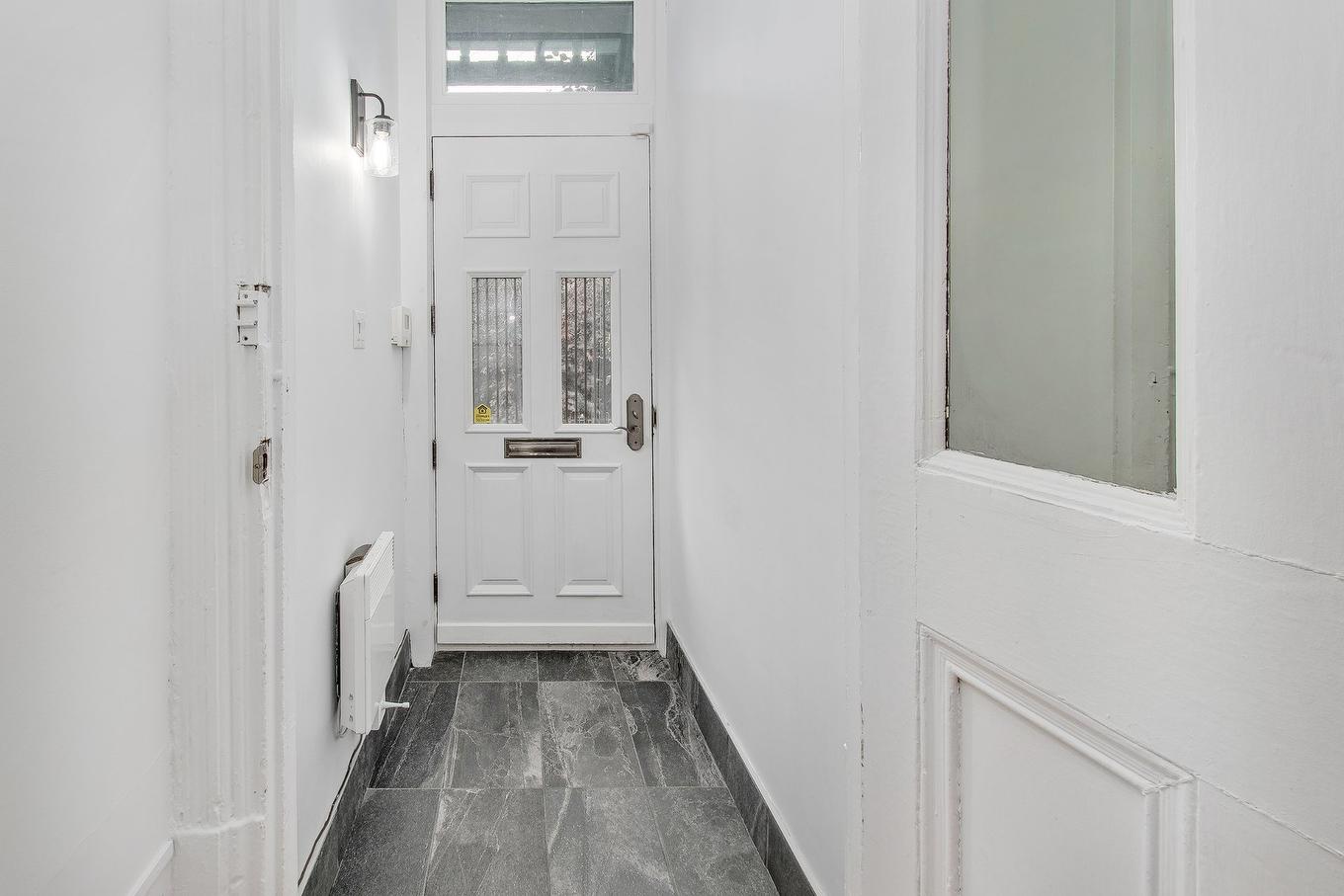 Hall d'entrée/Vestibule - 995 Av. De L'Hôtel-De-Ville, Montréal (Ville-Marie), QC - Indoor Photo Showing Other Room