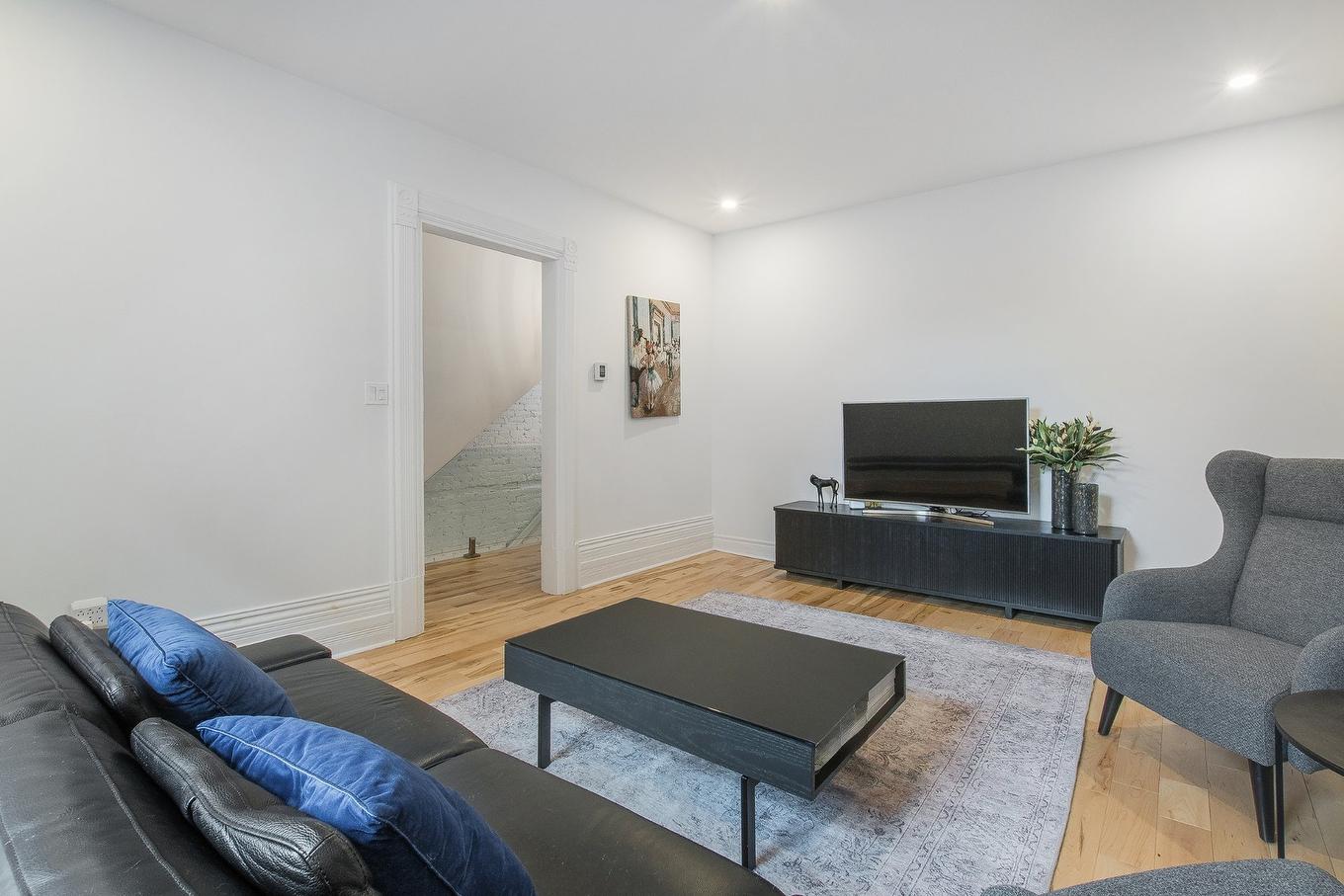 Salon - 995 Av. De L'Hôtel-De-Ville, Montréal (Ville-Marie), QC - Indoor Photo Showing Living Room