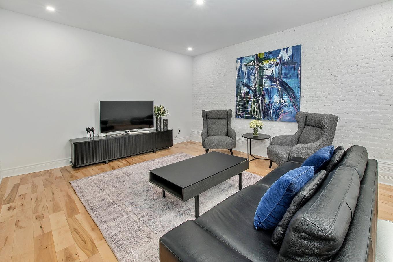 Salon - 995 Av. De L'Hôtel-De-Ville, Montréal (Ville-Marie), QC - Indoor Photo Showing Living Room